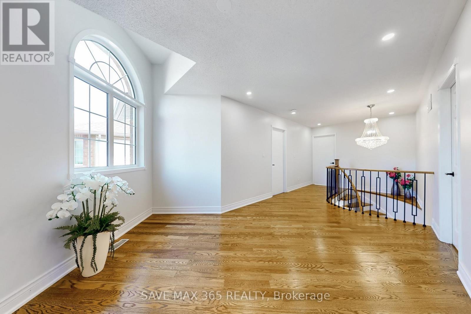 5550 Bollington Drive, Mississauga, Ontario  L5V 2H4 - Photo 19 - W12217372