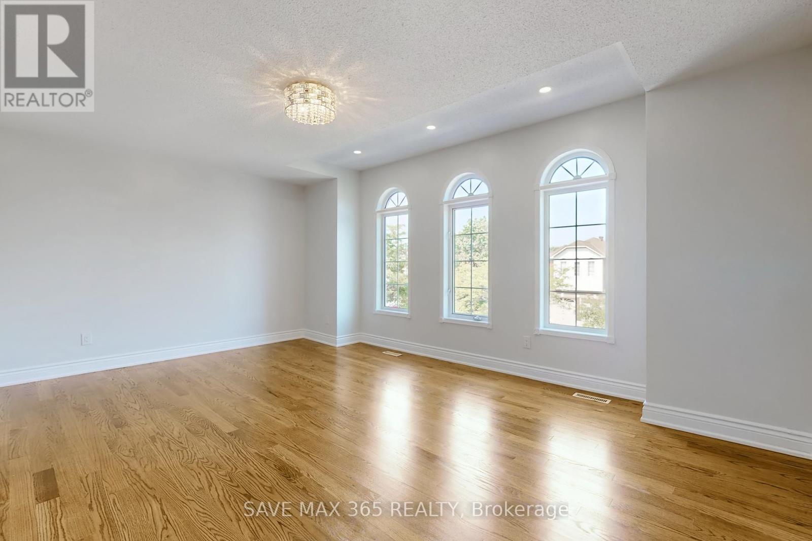 5550 Bollington Drive, Mississauga, Ontario  L5V 2H4 - Photo 30 - W12217372