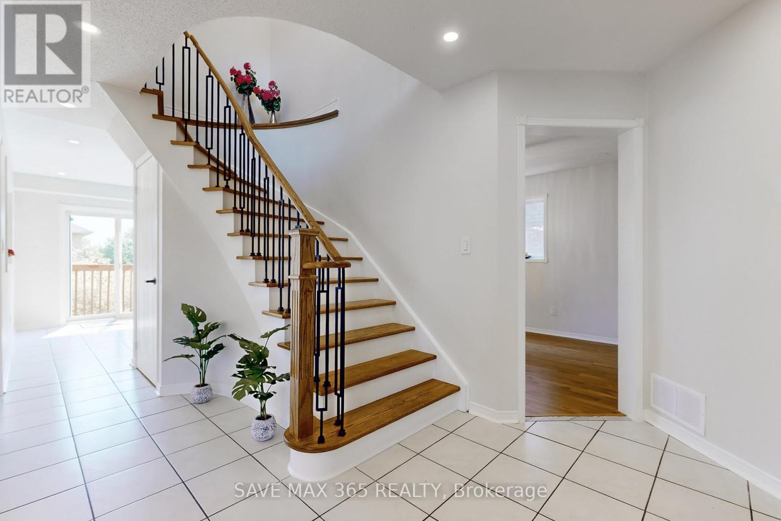 5550 Bollington Drive, Mississauga, Ontario  L5V 2H4 - Photo 16 - W12217372