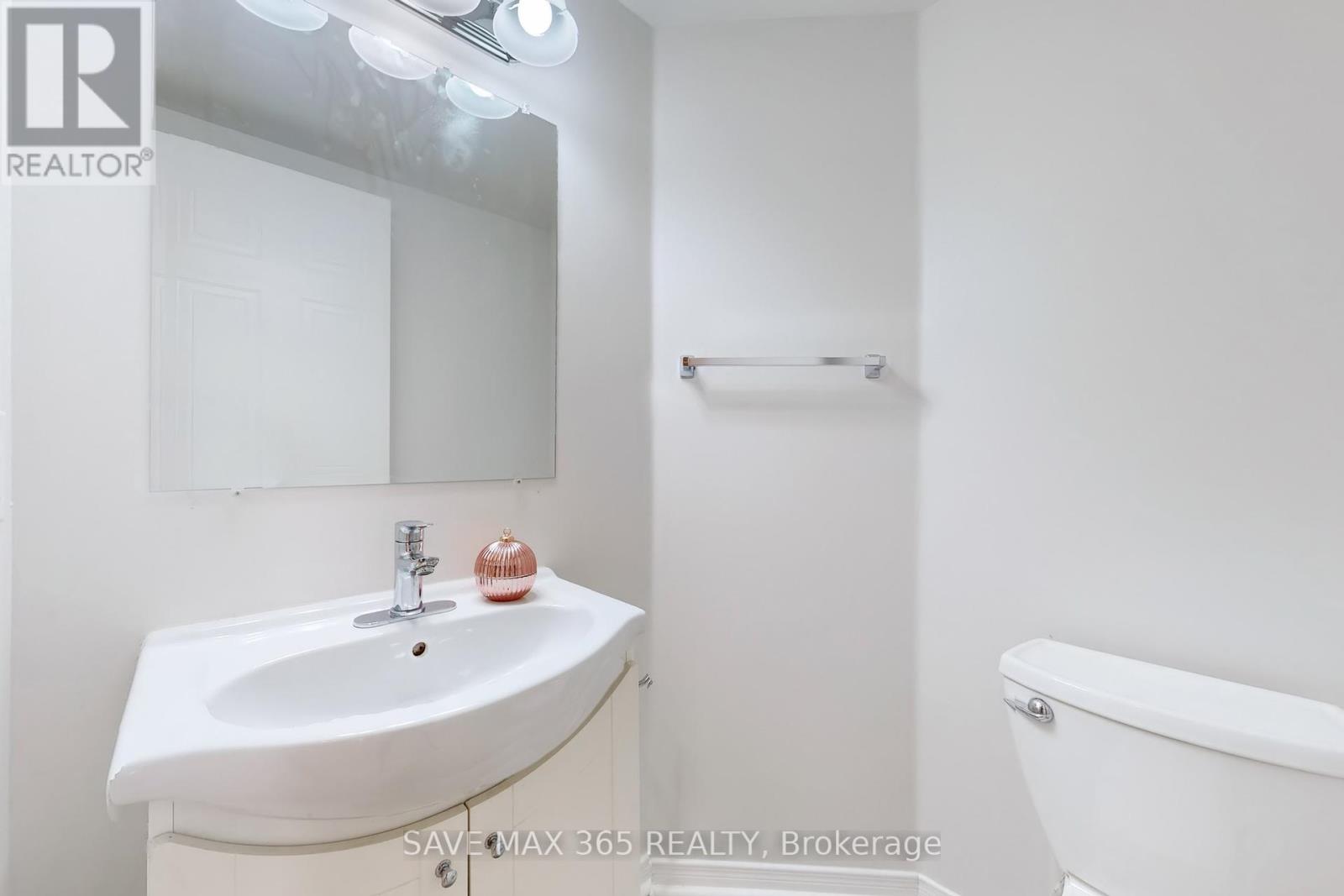5550 Bollington Drive, Mississauga, Ontario  L5V 2H4 - Photo 14 - W12217372