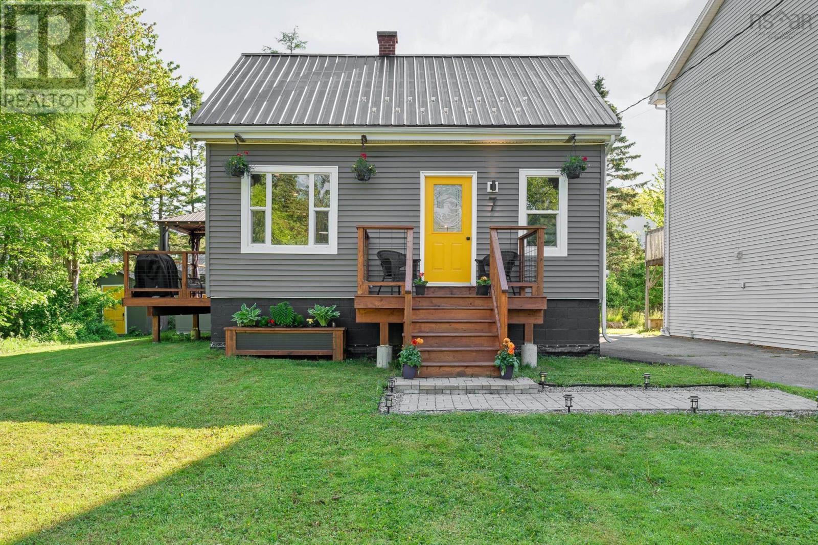 7 Brook Street, Bedford, Nova Scotia  B4A 2H4 - Photo 1 - 202514233