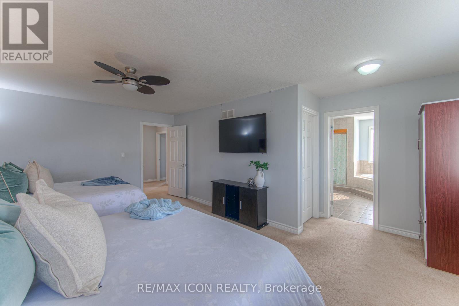 139 Pebblecreek Drive, Kitchener, Ontario  N2A 4M4 - Photo 24 - X12217643