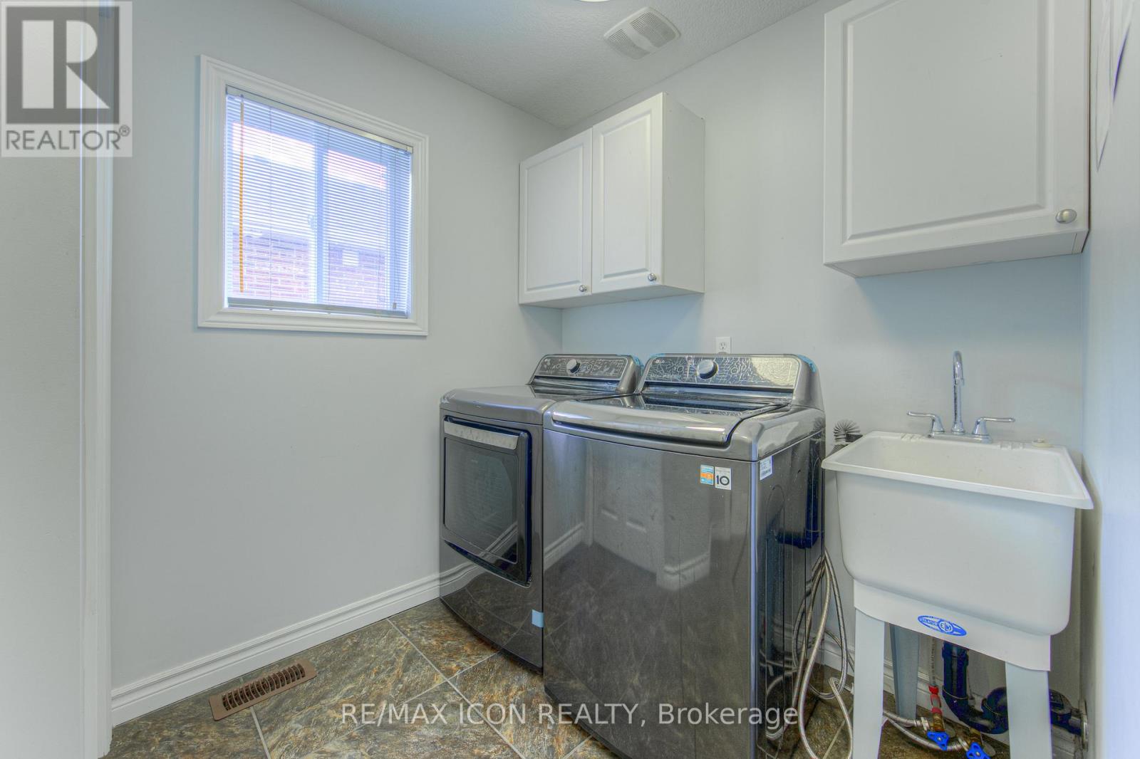 139 Pebblecreek Drive, Kitchener, Ontario  N2A 4M4 - Photo 8 - X12217643