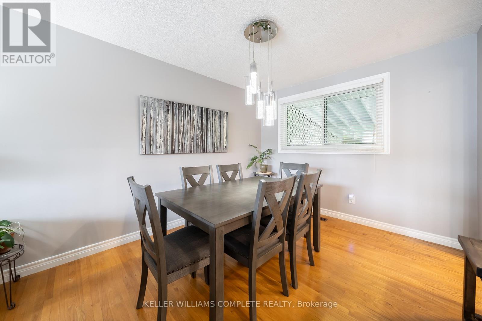 82 Bunker Hill Drive, Hamilton (Vincent), Ontario  L8K 5X4 - Photo 6 - X12217644