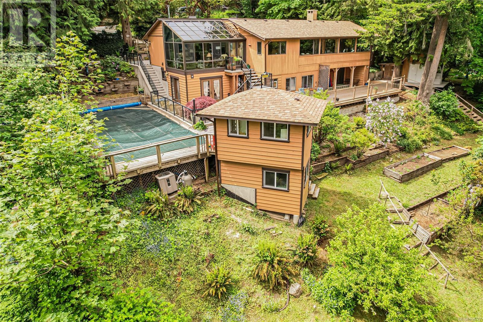 Property at 142 Woodland Dr image 1
