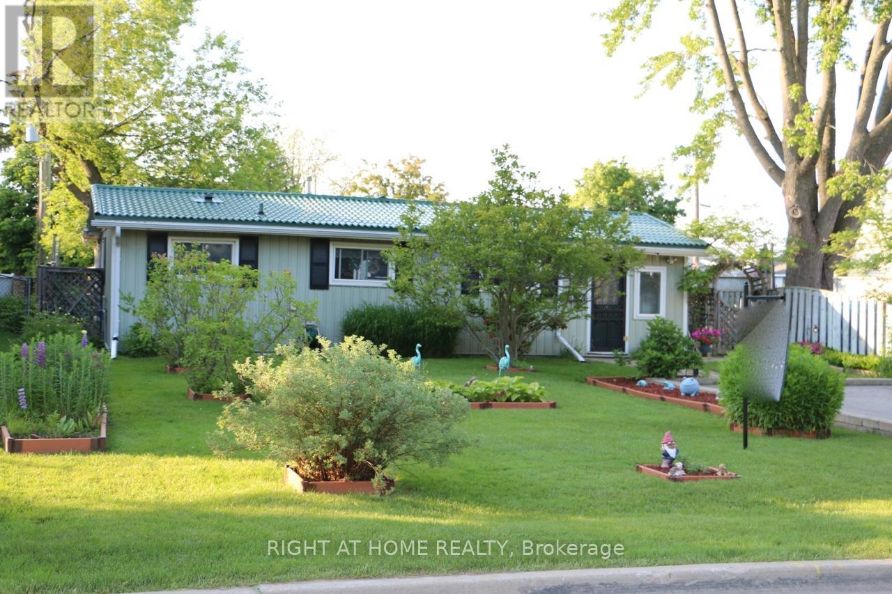 24 Brennan Avenue, Barrie, Ontario  L4N 3X3 - Photo 2 - S12115426