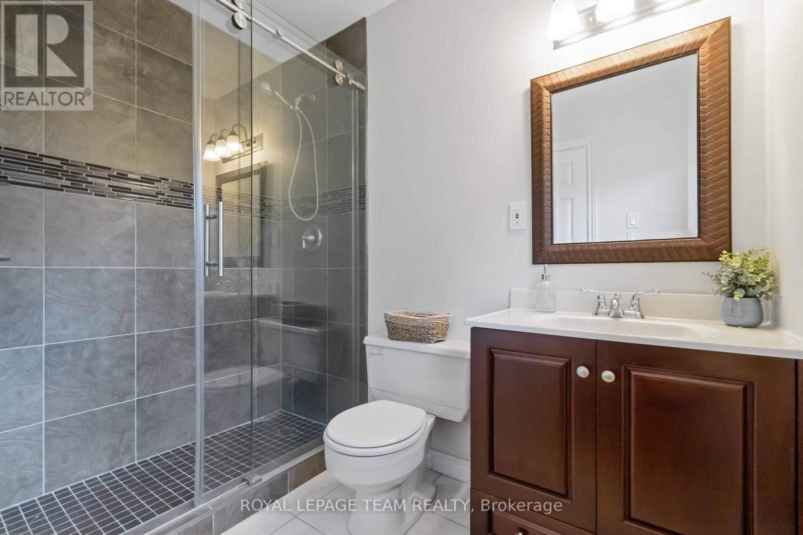 1322 Johnston Drive, Ottawa, Ontario  K4P 1A4 - Photo 23 - X12217652