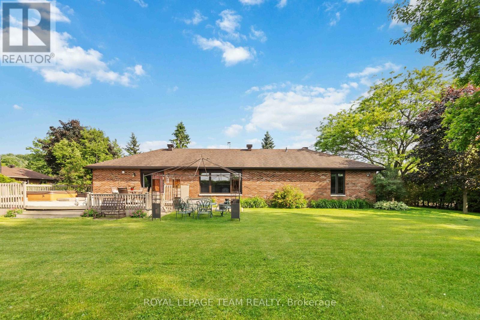 1322 Johnston Drive, Ottawa, Ontario  K4P 1A4 - Photo 28 - X12217652