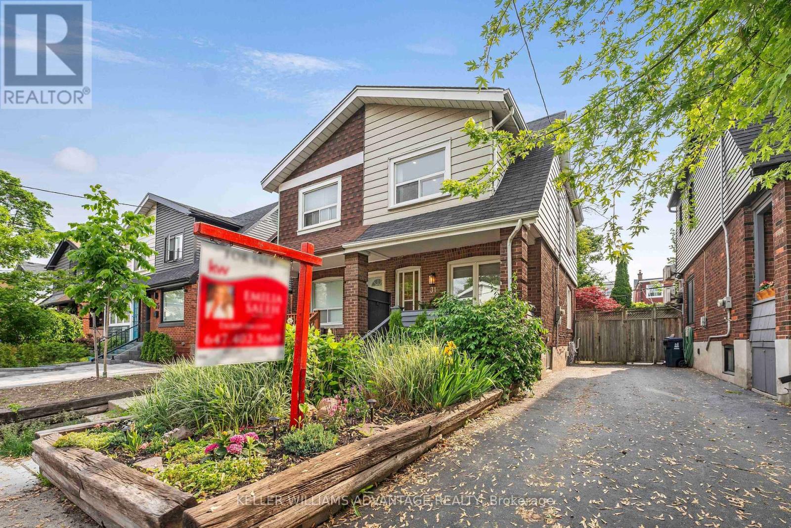 31 Hiltz Avenue, Toronto, Ontario  M4L 2N6 - Photo 2 - E12148162