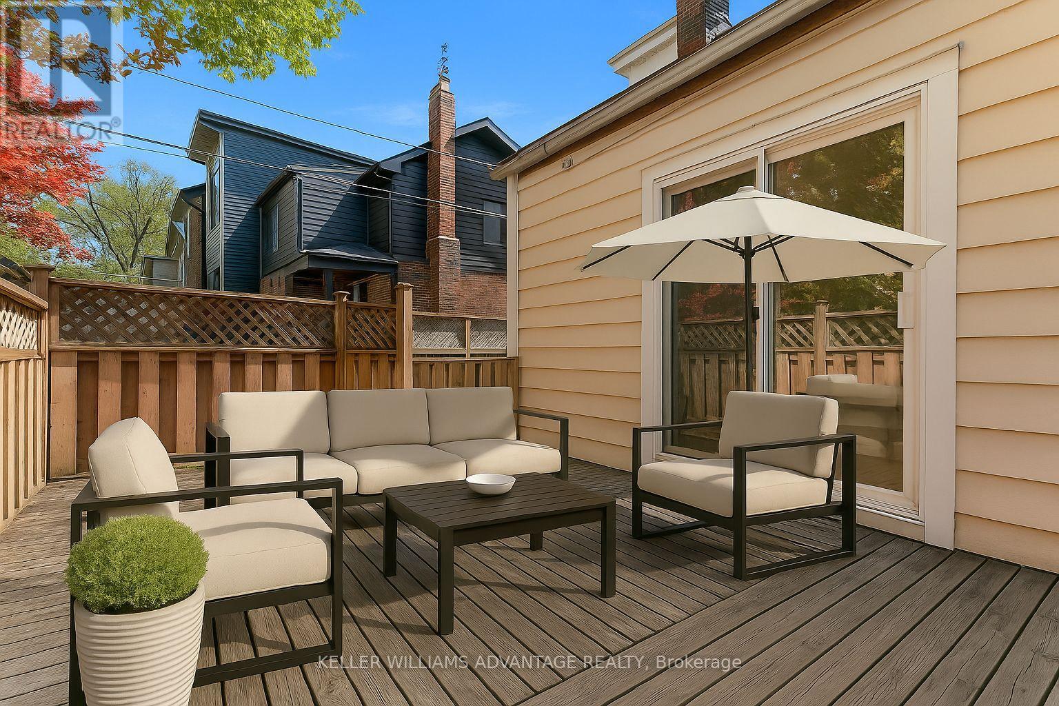 31 Hiltz Avenue, Toronto, Ontario  M4L 2N6 - Photo 15 - E12148162
