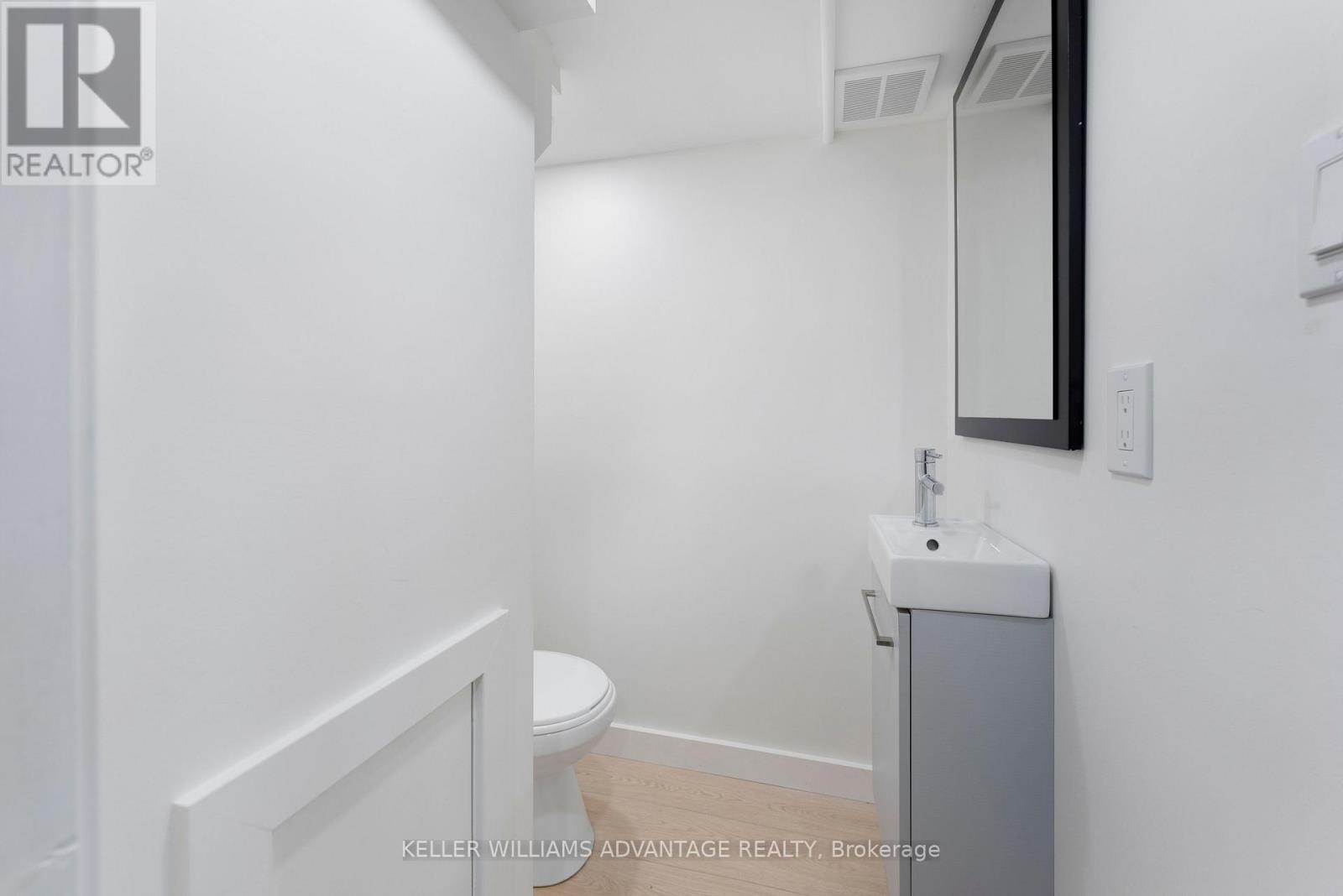 31 Hiltz Avenue, Toronto, Ontario  M4L 2N6 - Photo 19 - E12148162