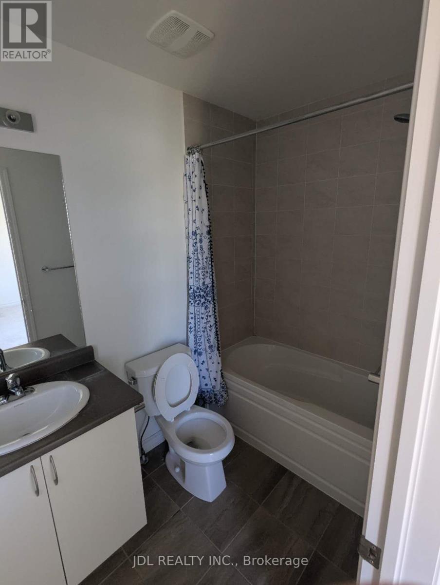 40 Village Gate Drive, Wasaga Beach, Ontario  L9Z 0J7 - Photo 7 - S12217611