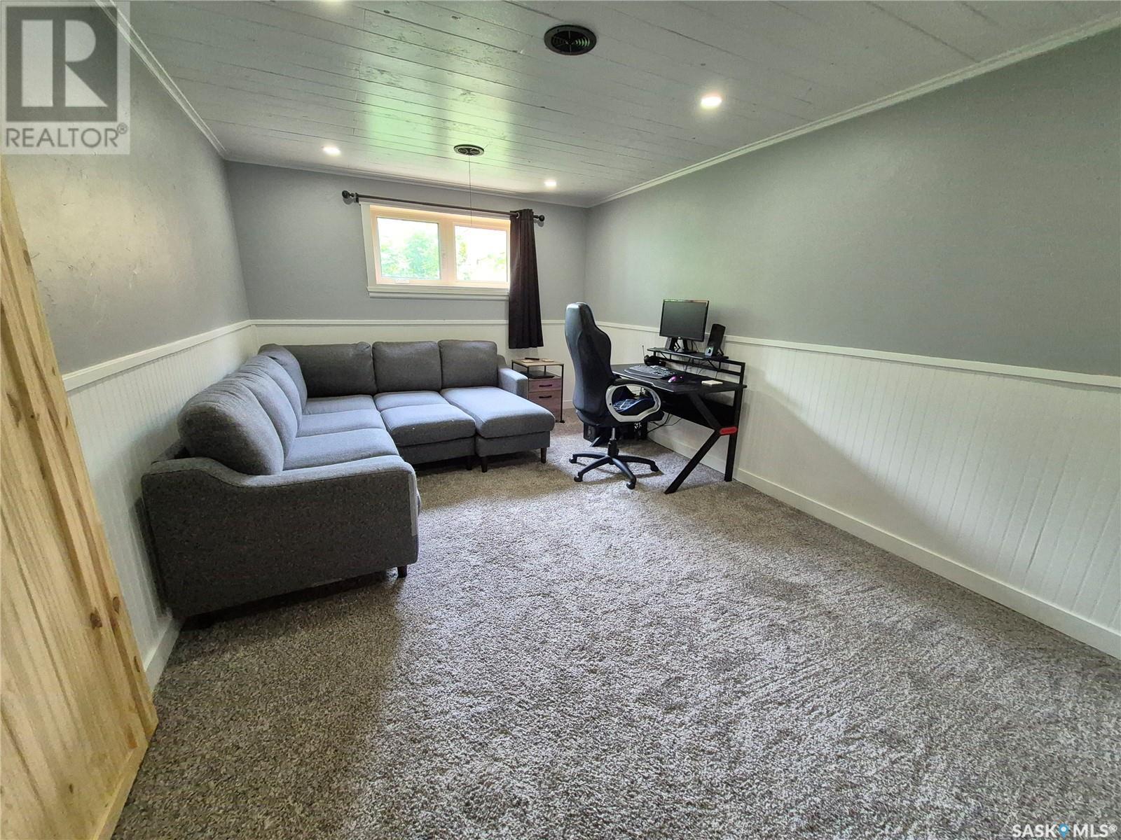 415 4th Street Ne, Weyburn, Saskatchewan  S4H 0Y8 - Photo 23 - SK009361