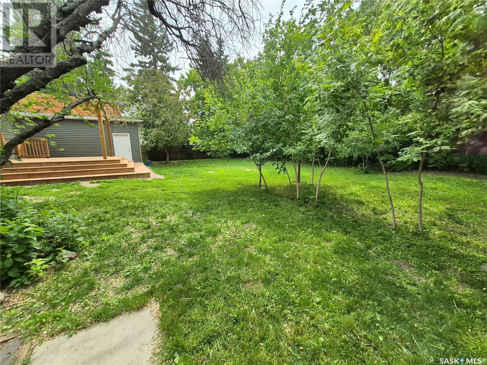 415 4th Street Ne, Weyburn, Saskatchewan  S4H 0Y8 - Photo 37 - SK009361