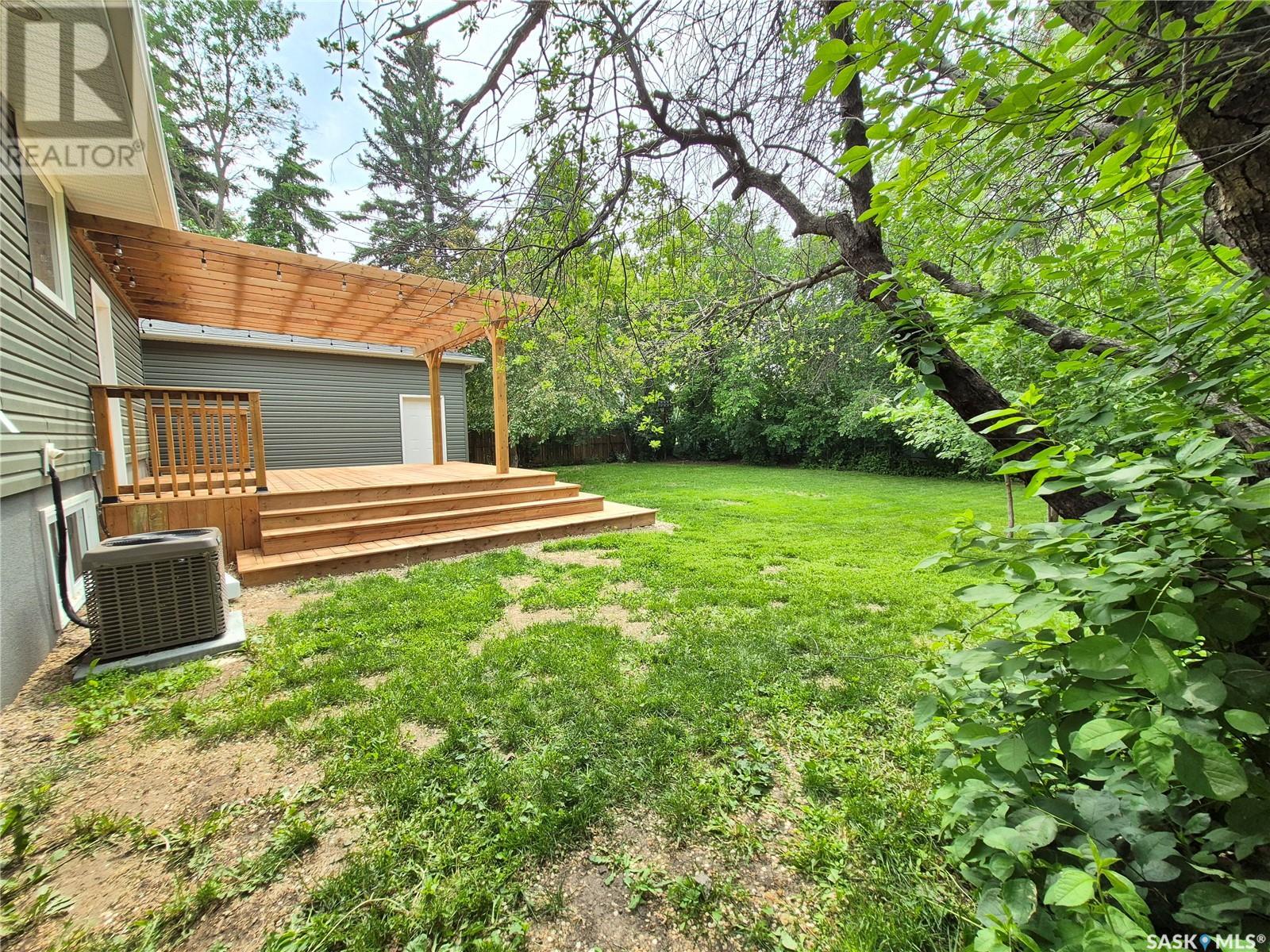415 4th Street Ne, Weyburn, Saskatchewan  S4H 0Y8 - Photo 38 - SK009361