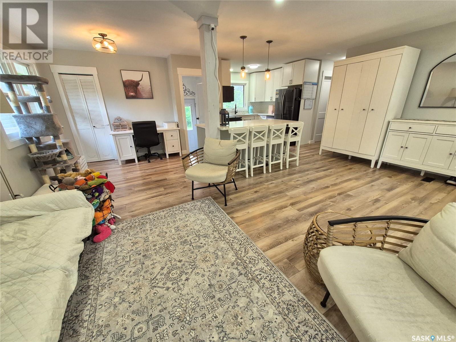 415 4th Street Ne, Weyburn, Saskatchewan  S4H 0Y8 - Photo 4 - SK009361