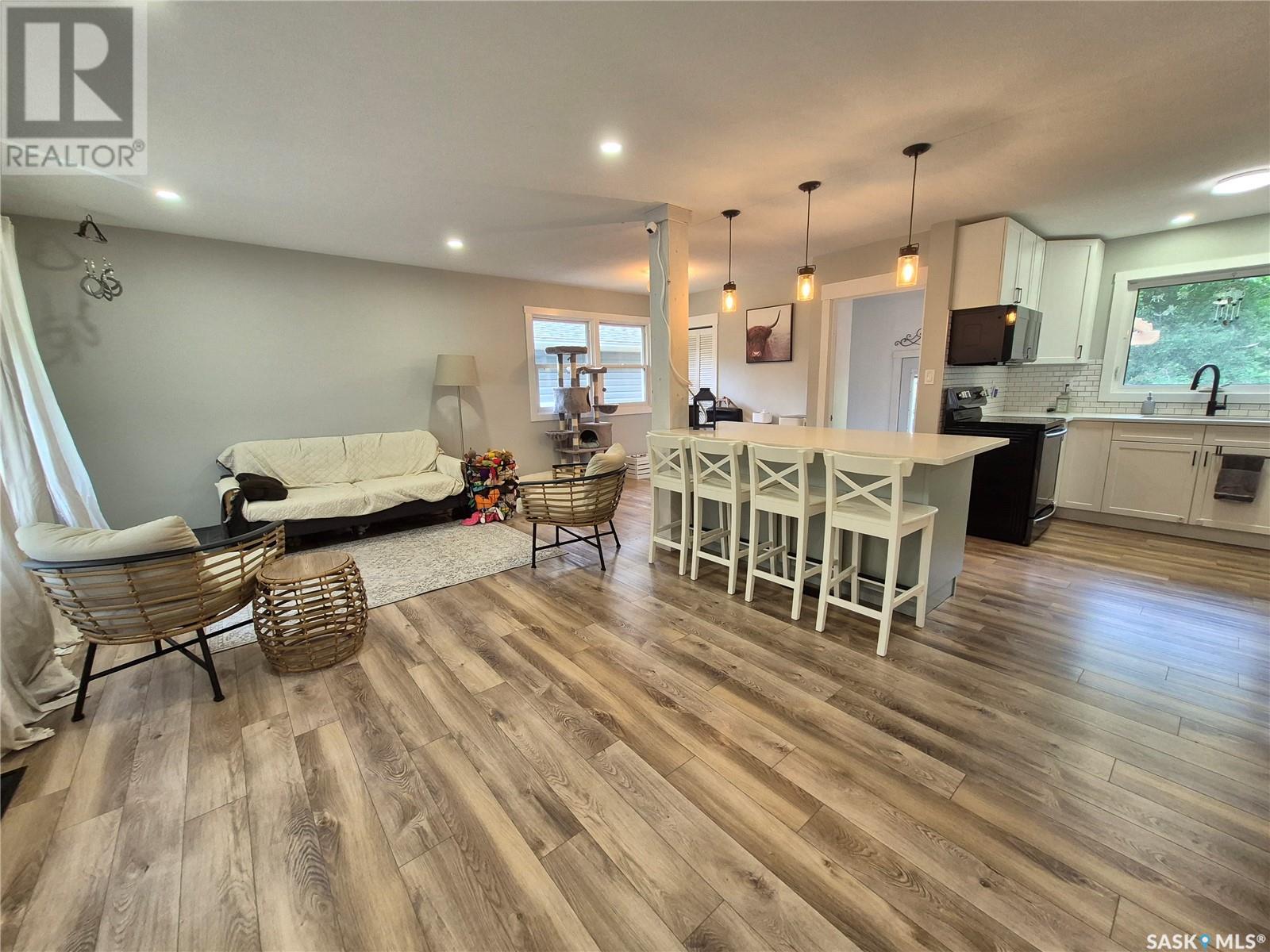 415 4th Street Ne, Weyburn, Saskatchewan  S4H 0Y8 - Photo 5 - SK009361