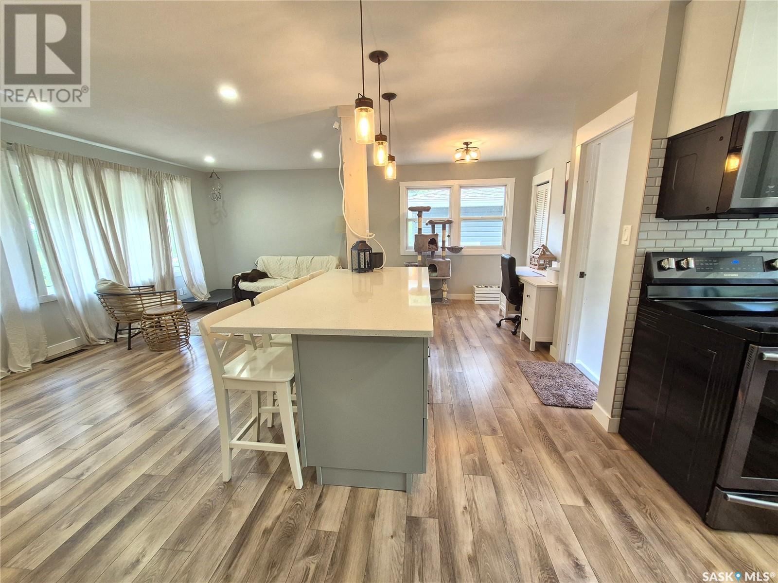 415 4th Street Ne, Weyburn, Saskatchewan  S4H 0Y8 - Photo 8 - SK009361