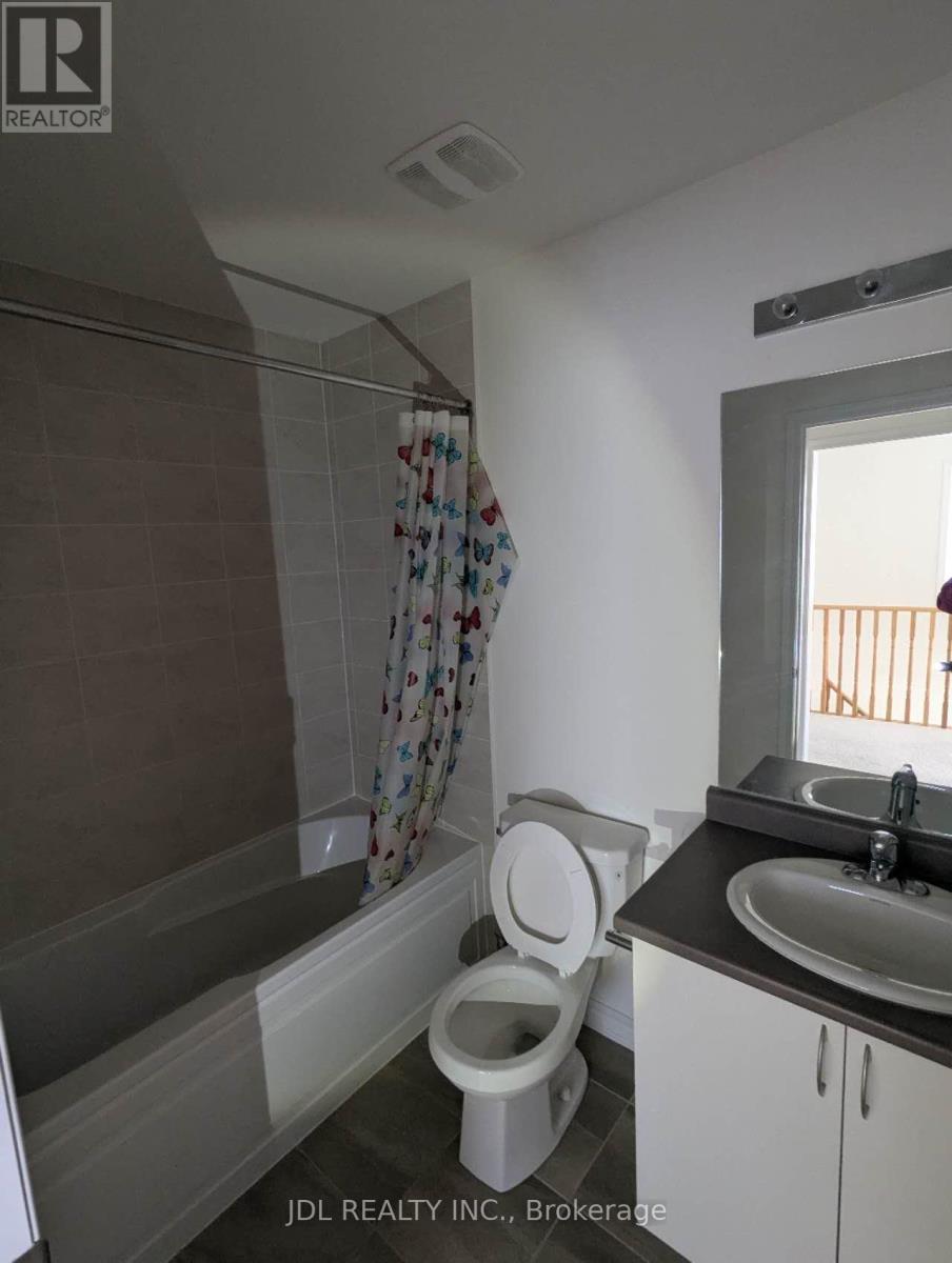 40 Village Gate Drive, Wasaga Beach, Ontario  L9Z 0J7 - Photo 11 - S12214865