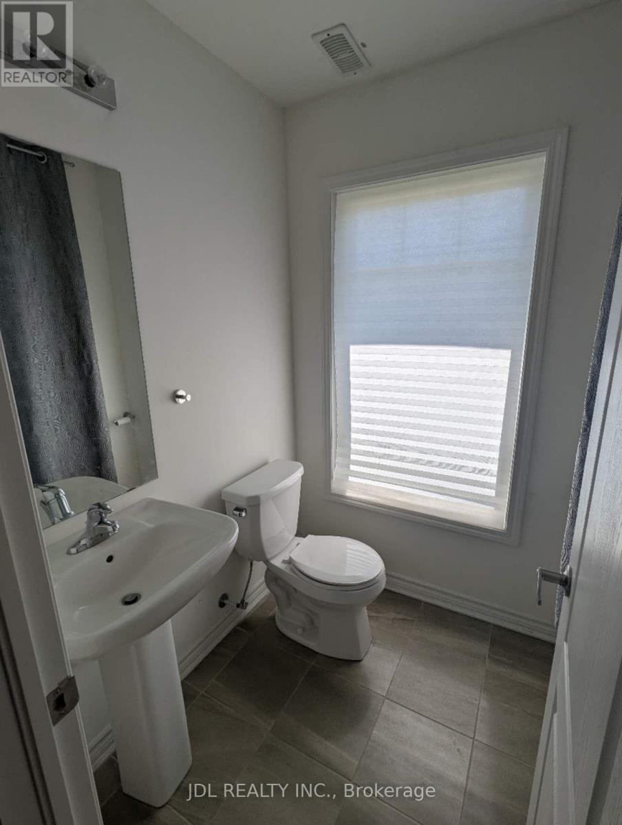 40 Village Gate Drive, Wasaga Beach, Ontario  L9Z 0J7 - Photo 14 - S12214865
