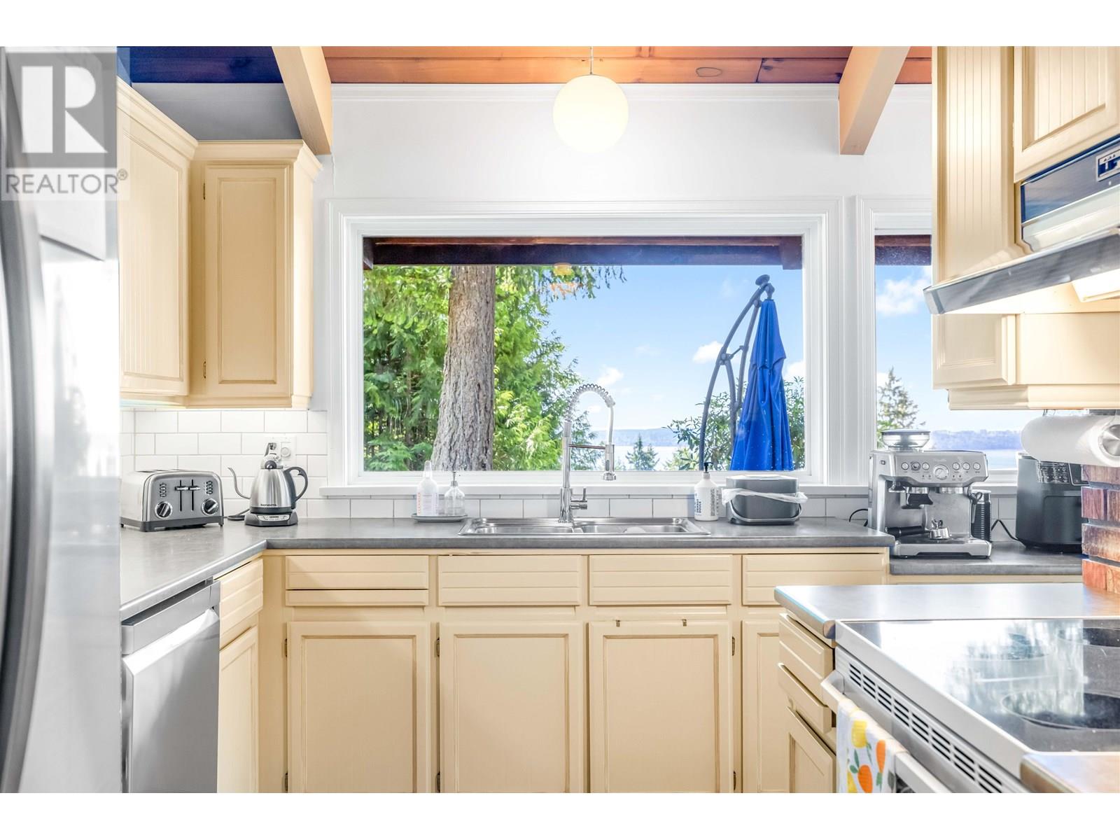 4663 Woodridge Place, West Vancouver, British Columbia  V7S 2X1 - Photo 10 - R3011557