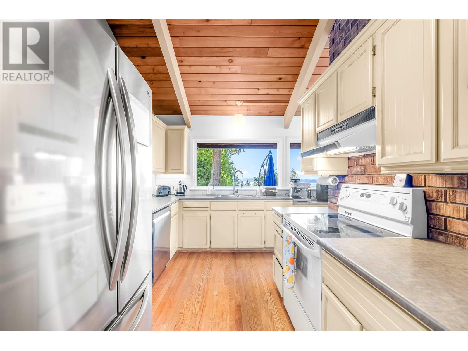 4663 Woodridge Place, West Vancouver, British Columbia  V7S 2X1 - Photo 9 - R3011557