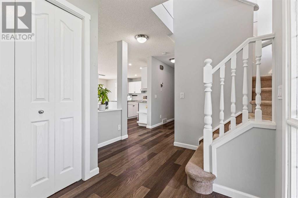 30 Spring Mews Sw, Calgary, Alberta  T3H 3V2 - Photo 5 - A2230318
