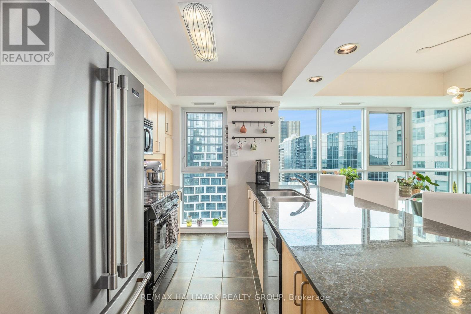 Ph4 - 445 Laurier Avenue W, Ottawa, Ontario  K1R 0A2 - Photo 21 - X12217724