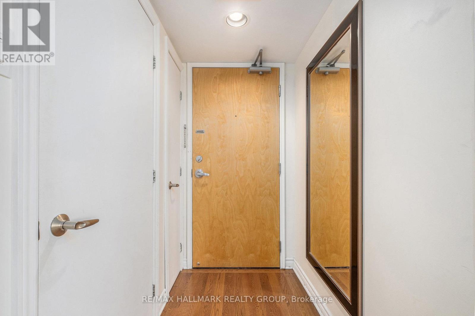 Ph4 - 445 Laurier Avenue W, Ottawa, Ontario  K1R 0A2 - Photo 3 - X12217724