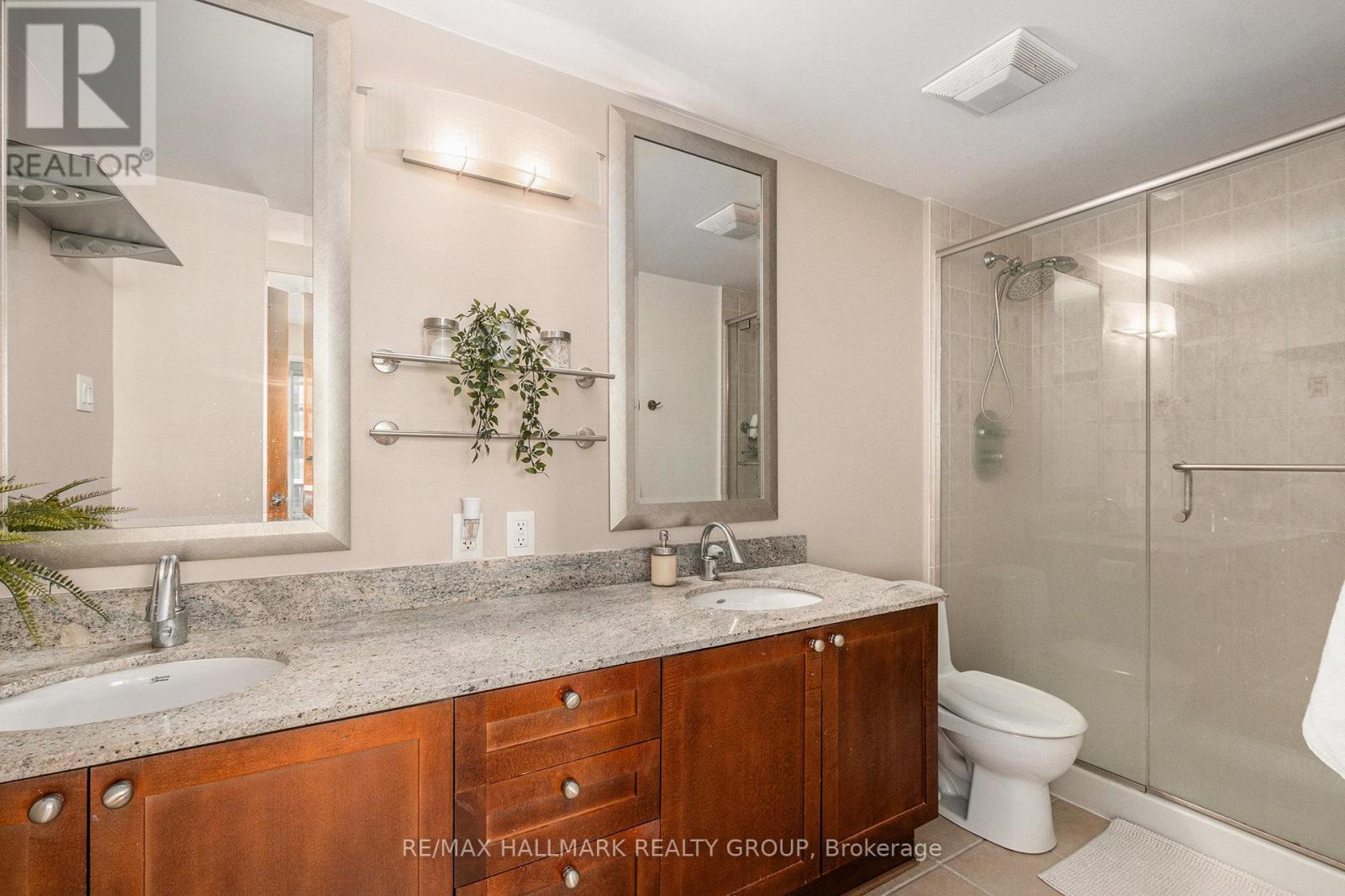 Ph4 - 445 Laurier Avenue W, Ottawa, Ontario  K1R 0A2 - Photo 30 - X12217724