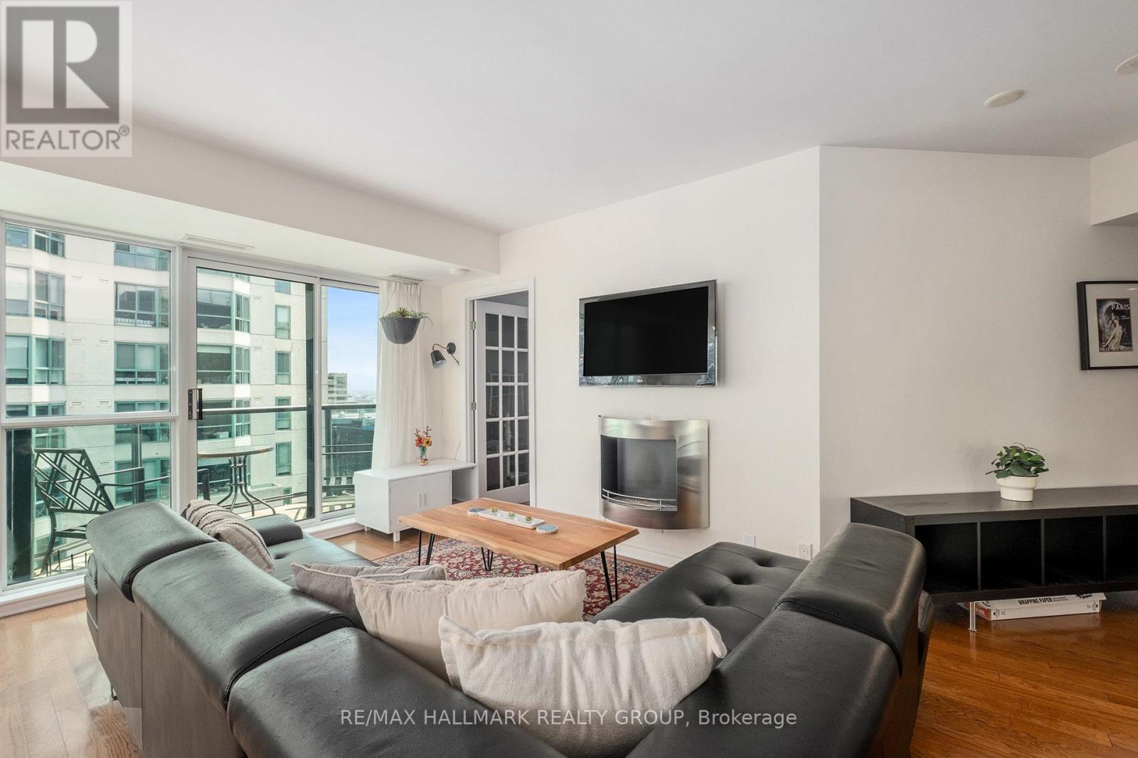 Ph4 - 445 Laurier Avenue W, Ottawa, Ontario  K1R 0A2 - Photo 5 - X12217724