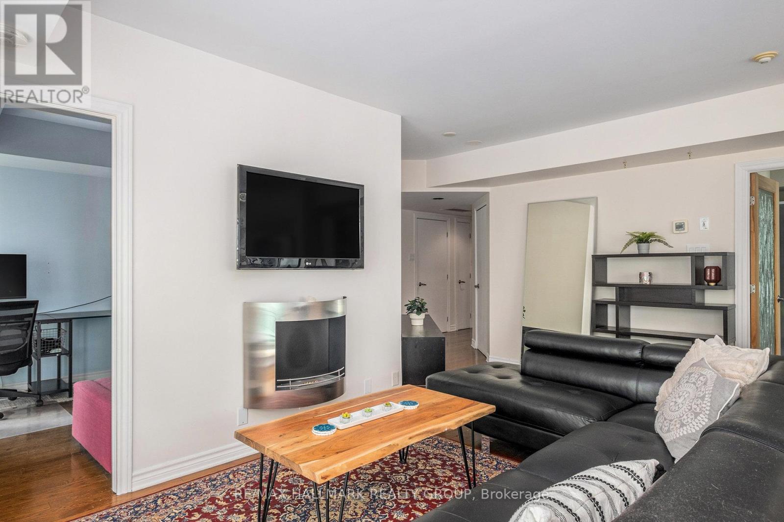 Ph4 - 445 Laurier Avenue W, Ottawa, Ontario  K1R 0A2 - Photo 6 - X12217724