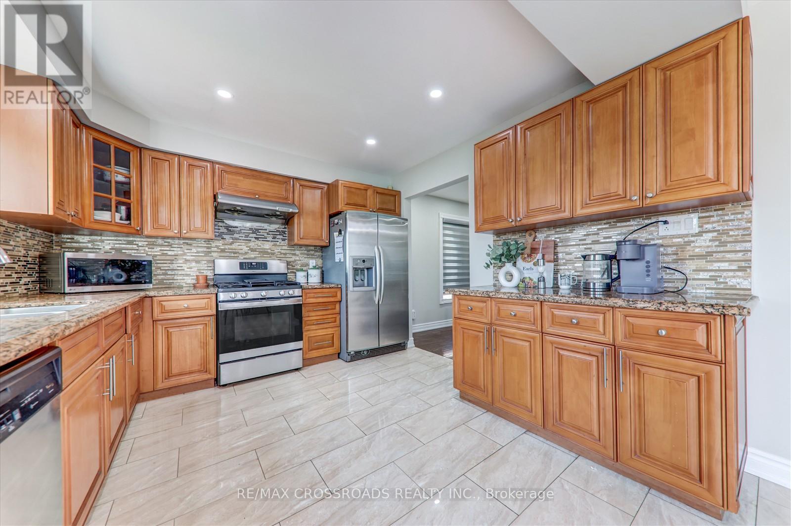 75 Wandering Trail, Toronto, Ontario  M1X 1K1 - Photo 15 - E12215329