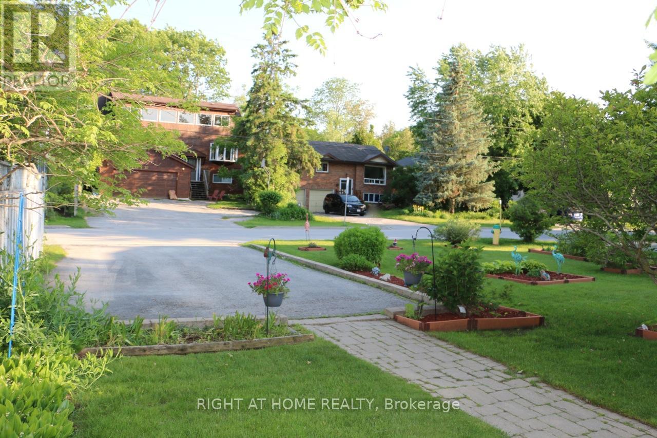 24 Brennan Avenue, Barrie, Ontario  L4N 3X3 - Photo 4 - S12115426