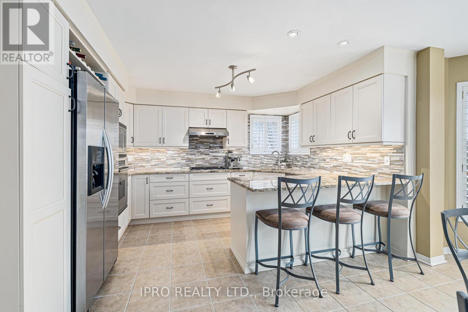 22 Bowman Street, Halton Hills, Ontario  L7G 6G6 - Photo 6 - W12134876