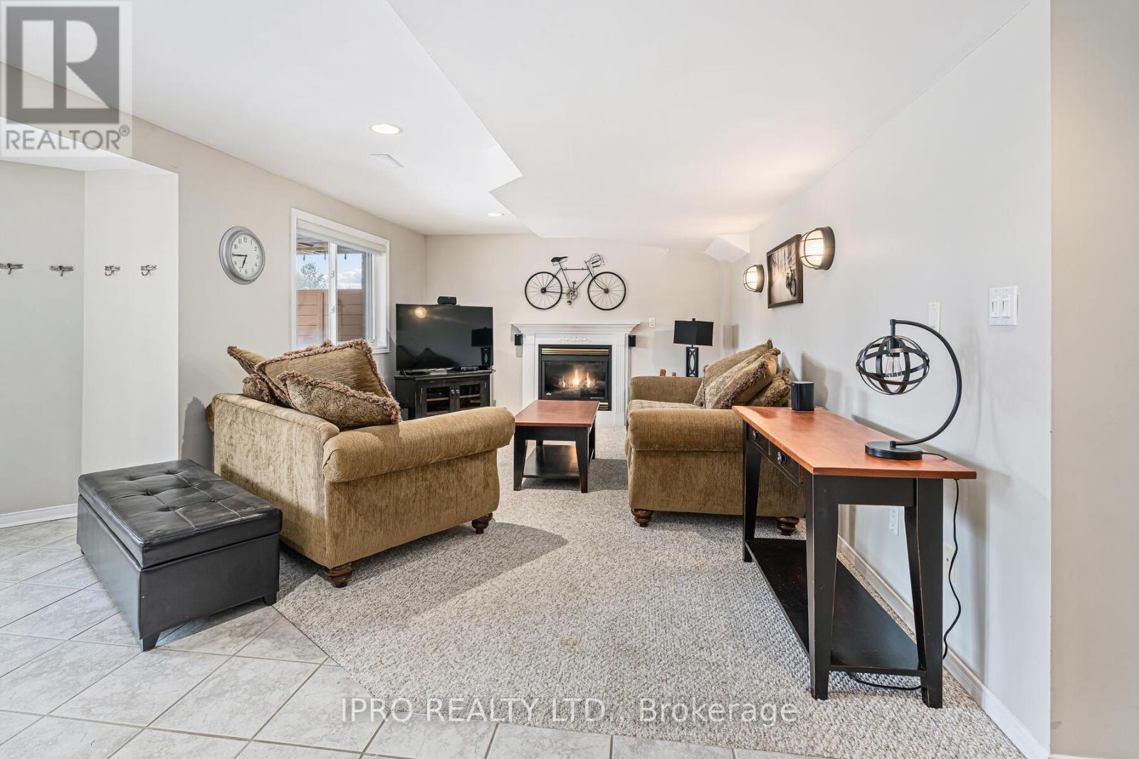 22 Bowman Street, Halton Hills, Ontario  L7G 6G6 - Photo 23 - W12134876