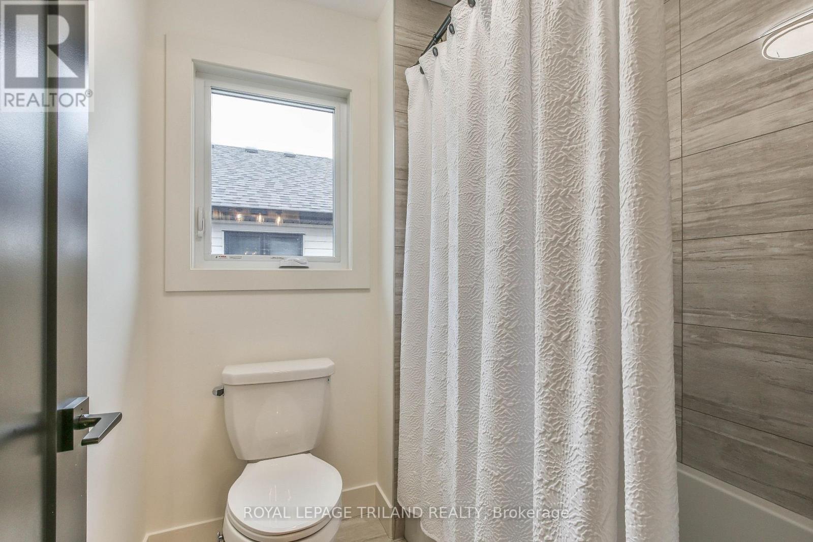 4049 Big Leaf Trail, London South, Ontario  N6P 0K2 - Photo 38 - X12184957