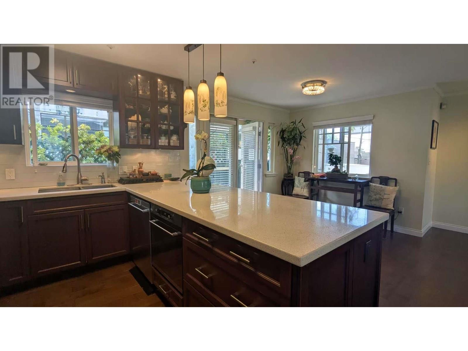 2952 W 8th Avenue, Vancouver, British Columbia  V6K 2C1 - Photo 5 - R3015115