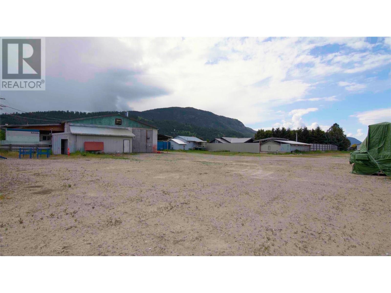 472 Vla Road, Chase, British Columbia  V0E 1M0 - Photo 13 - 10349781