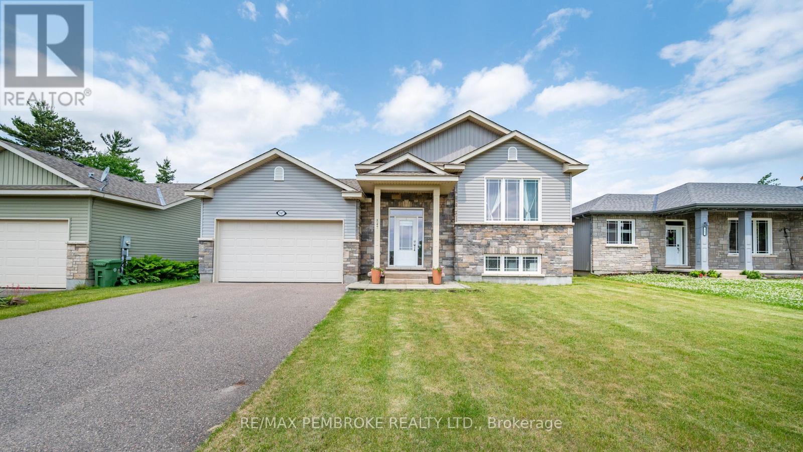 547 GARDNER CRESCENT, Petawawa, Ontario