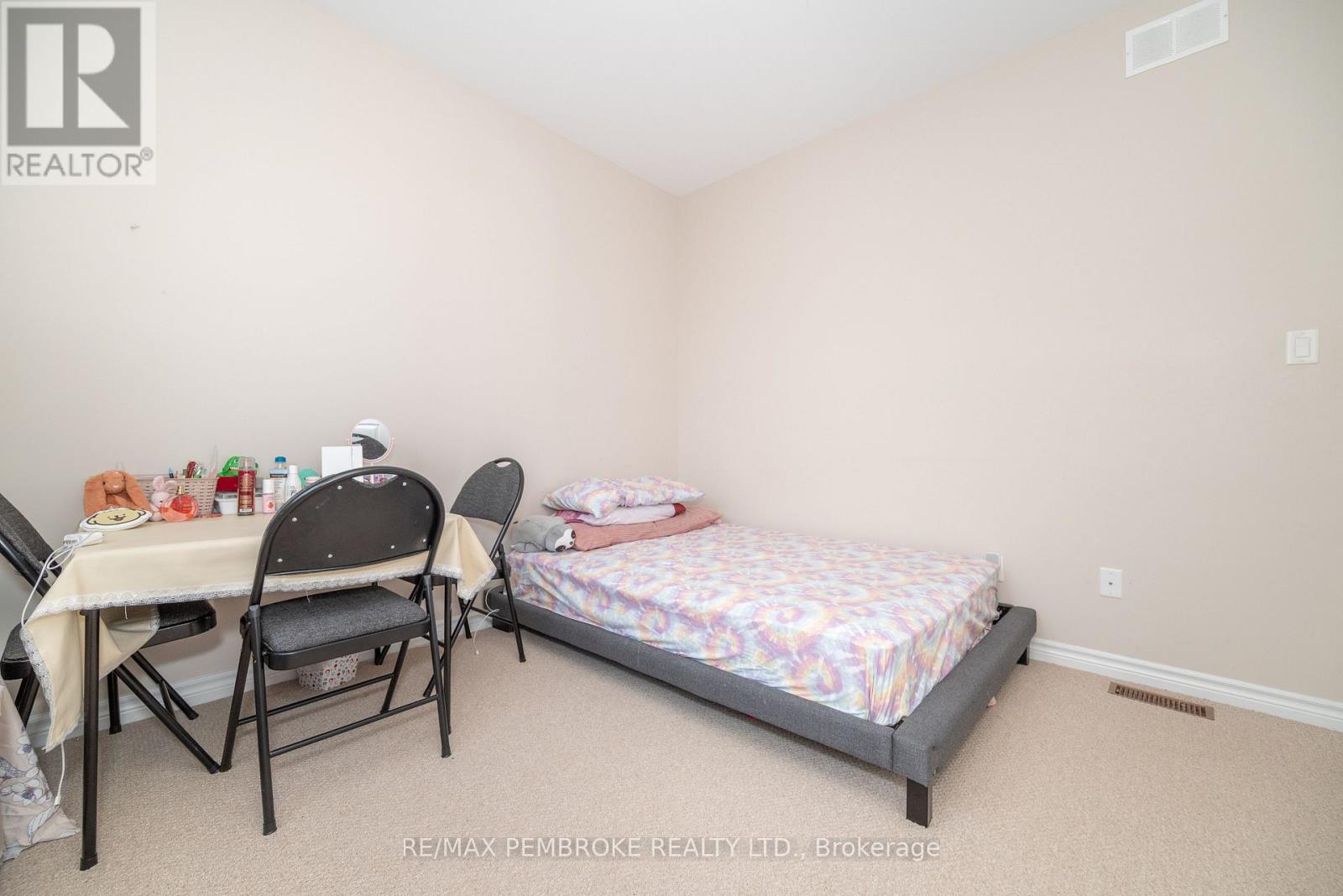 547 Gardner Crescent, Petawawa, Ontario  K8H 0C4 - Photo 25 - X12217709