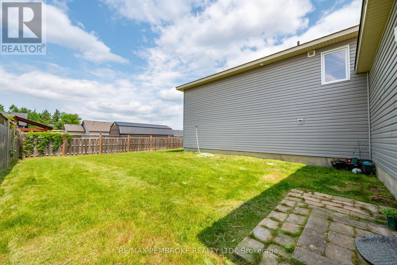 547 Gardner Crescent, Petawawa, Ontario  K8H 0C4 - Photo 48 - X12217709