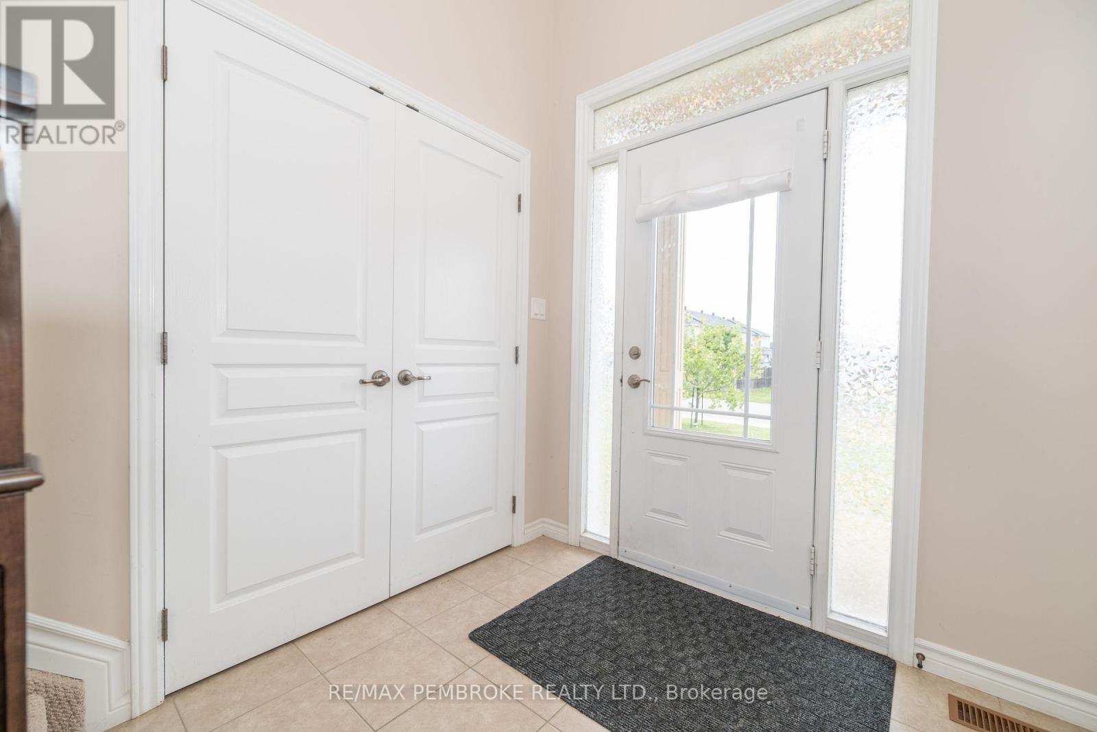 547 Gardner Crescent, Petawawa, Ontario  K8H 0C4 - Photo 7 - X12217709