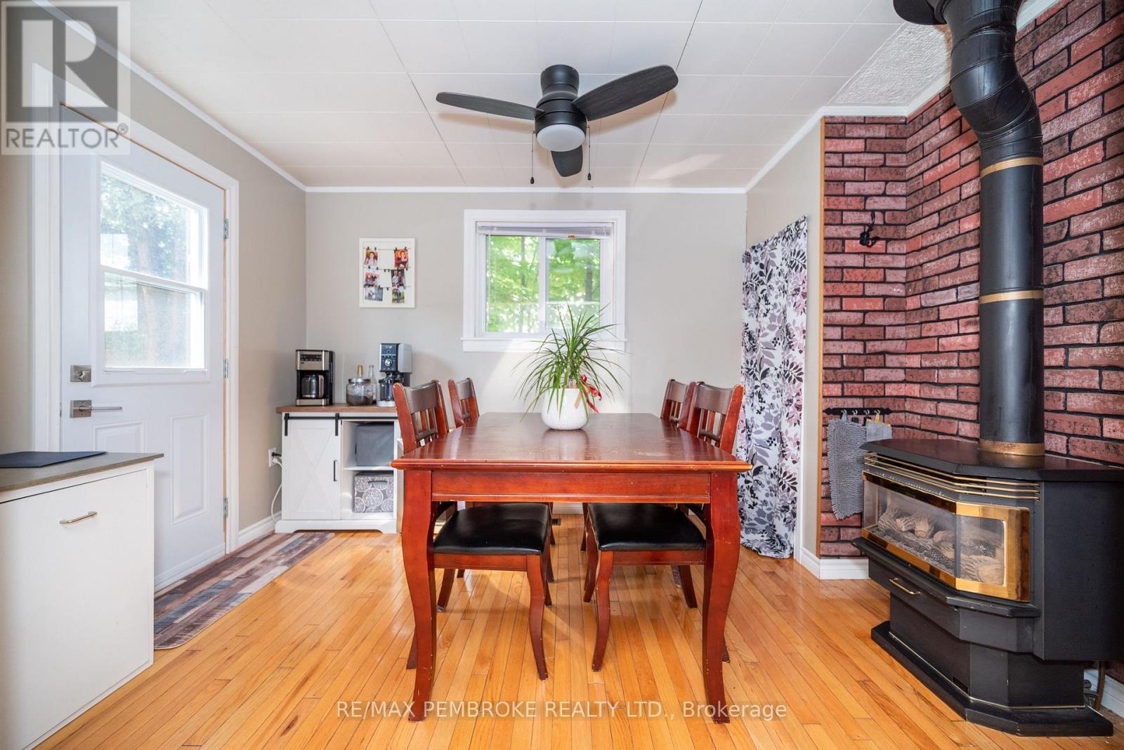 594 Miller Street, Pembroke, Ontario  K8A 6A2 - Photo 11 - X12217712