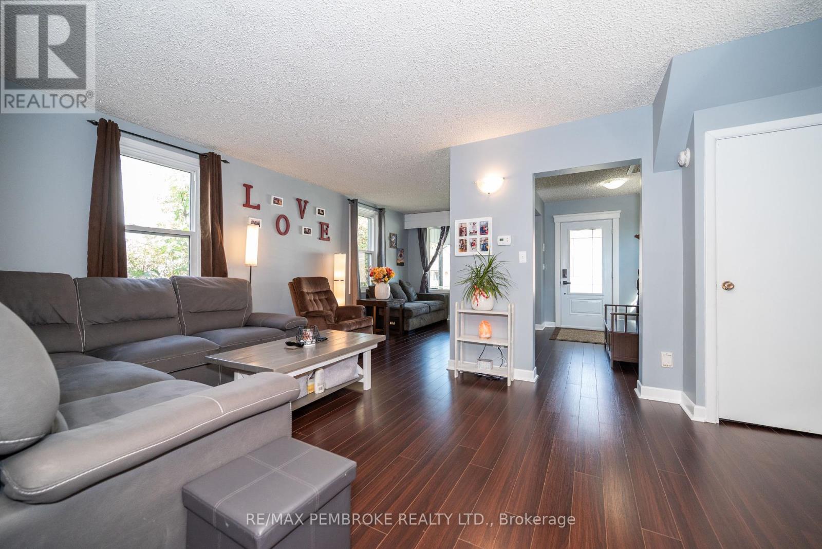 594 Miller Street, Pembroke, Ontario  K8A 6A2 - Photo 13 - X12217712