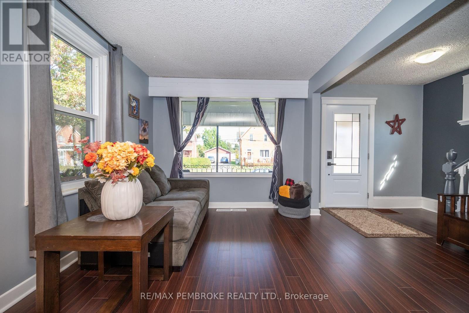 594 Miller Street, Pembroke, Ontario  K8A 6A2 - Photo 17 - X12217712
