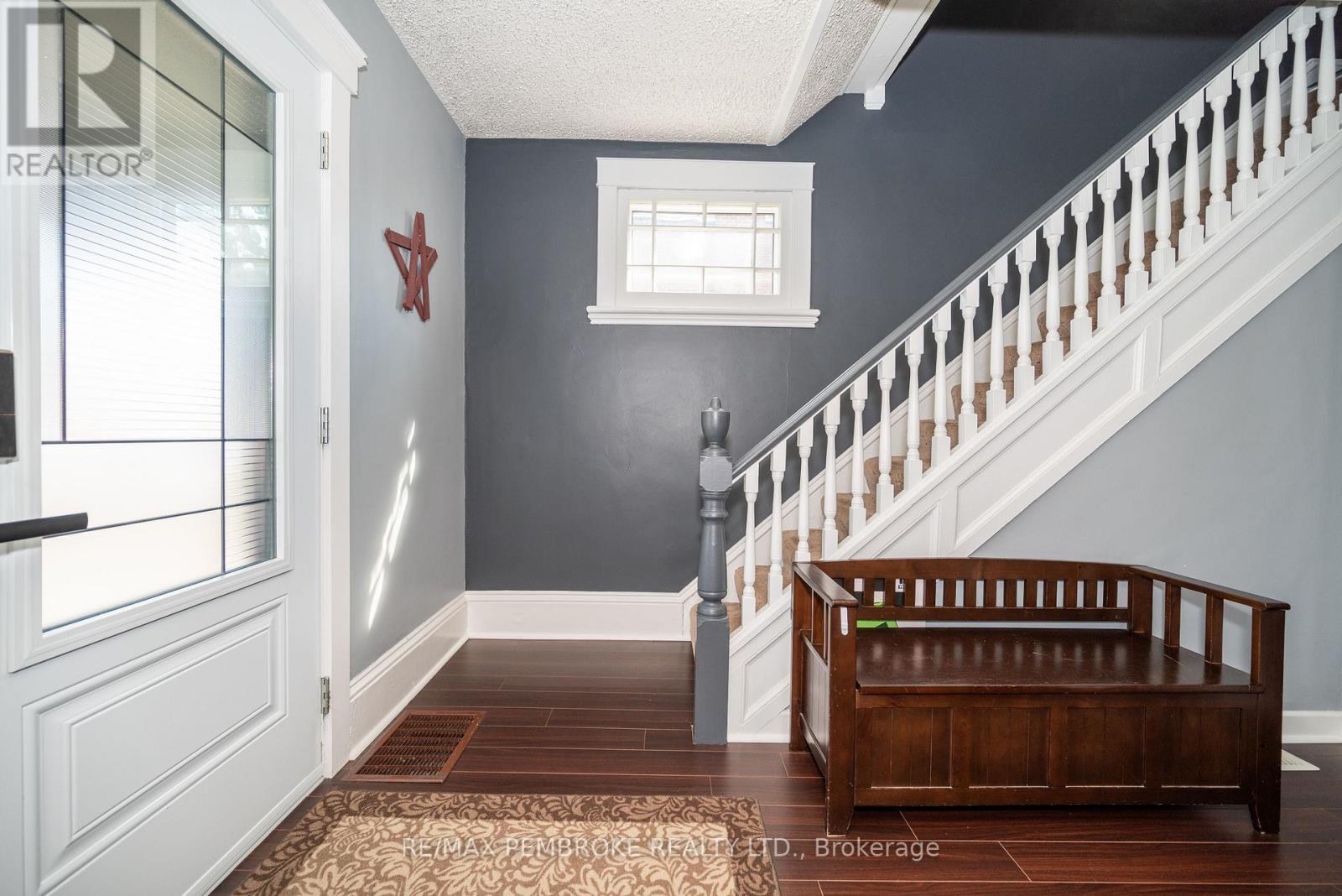 594 Miller Street, Pembroke, Ontario  K8A 6A2 - Photo 19 - X12217712