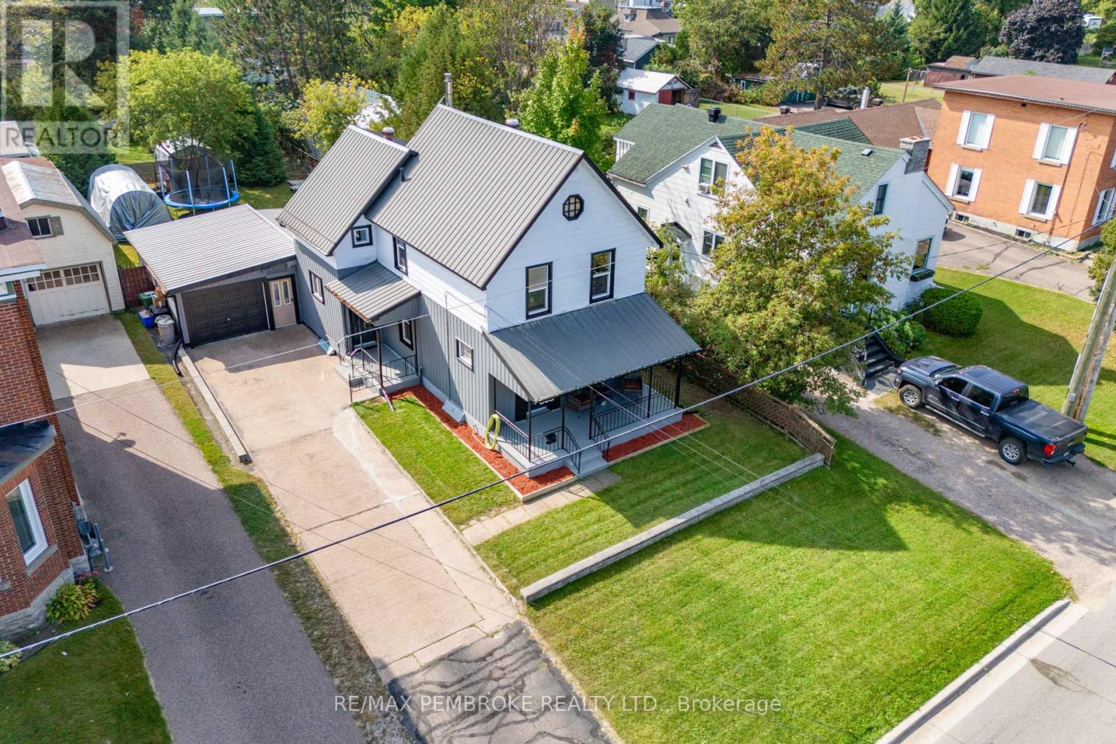594 Miller Street, Pembroke, Ontario  K8A 6A2 - Photo 2 - X12217712