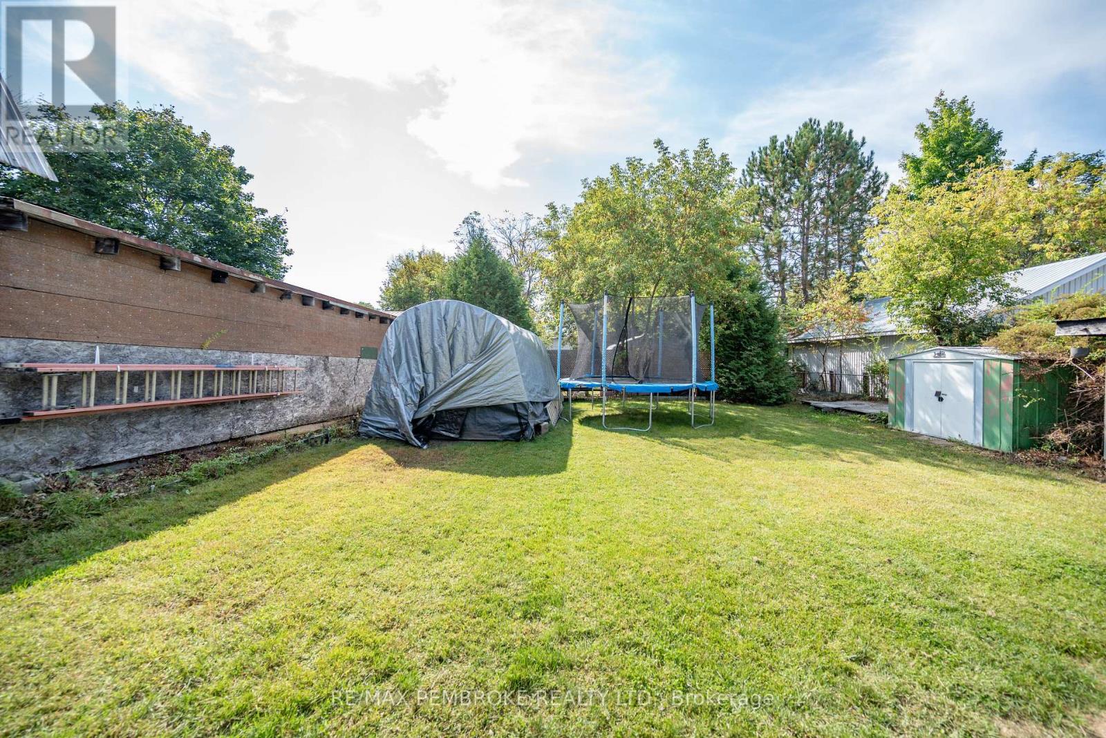 594 Miller Street, Pembroke, Ontario  K8A 6A2 - Photo 35 - X12217712