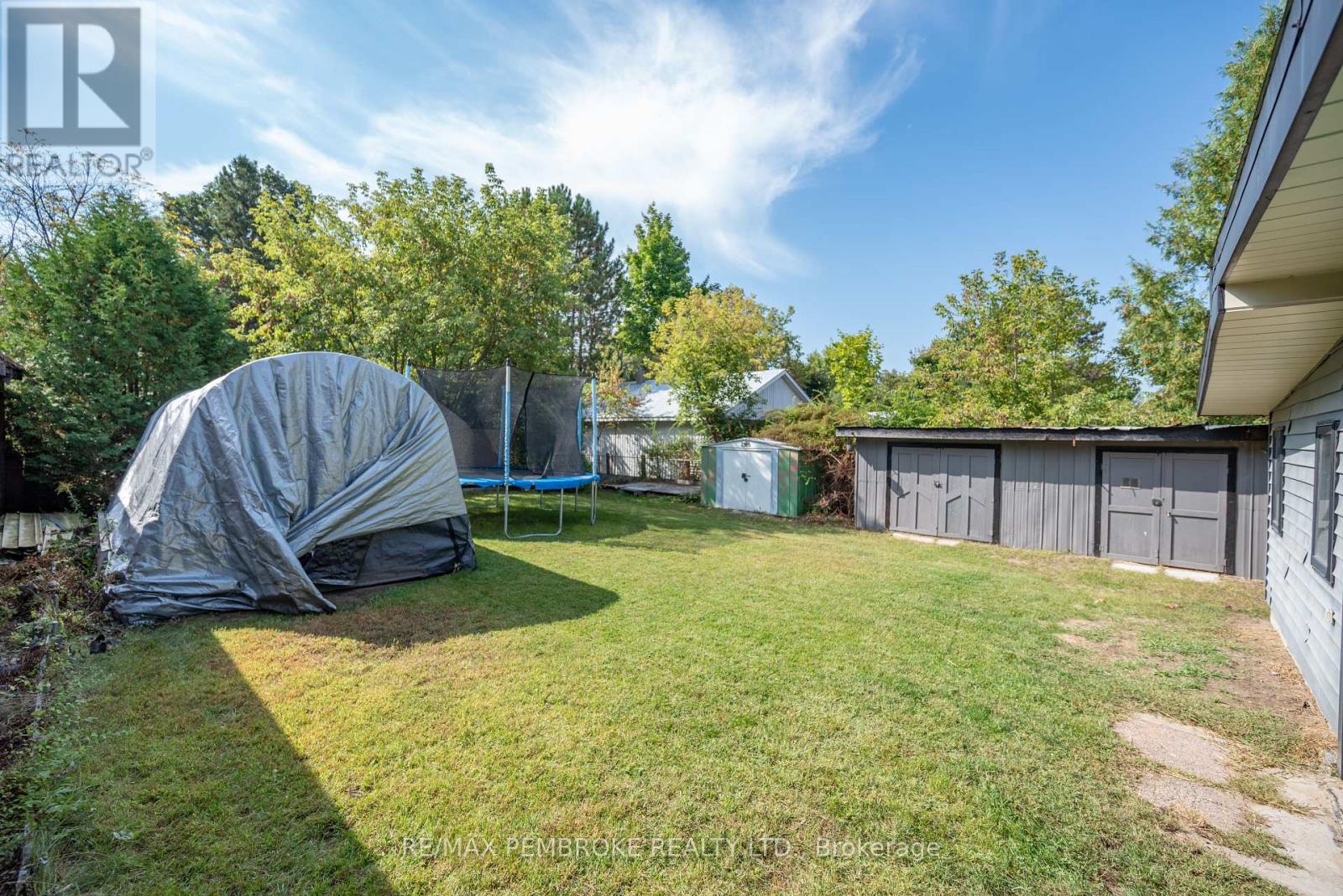 594 Miller Street, Pembroke, Ontario  K8A 6A2 - Photo 36 - X12217712